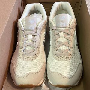 🆕 New Balance Sneakers
